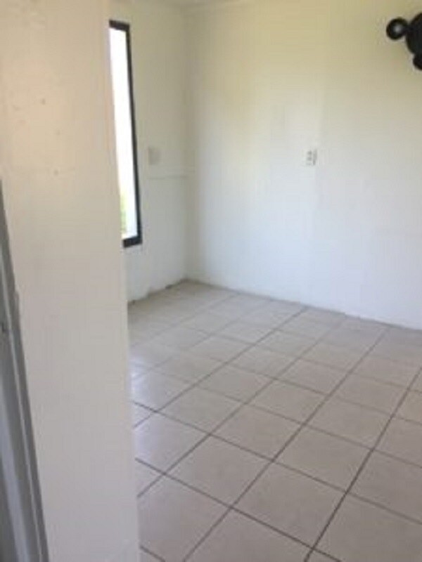 Primary Photo - 23 S Peninsula Dr
