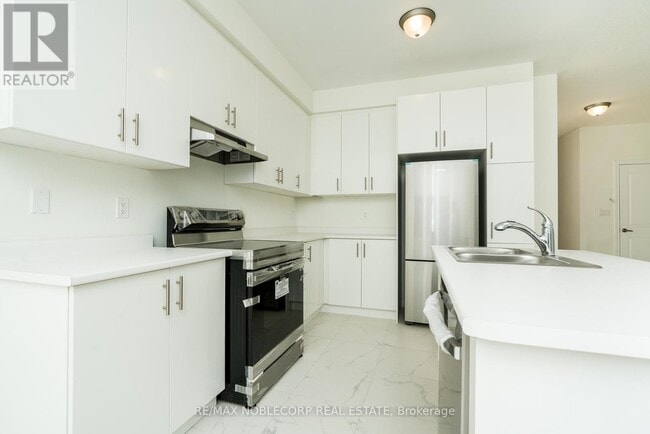 Building Photo - 139 Sapphire Wy