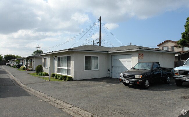 Foto del edificio - 2544-2546 Orange Ave