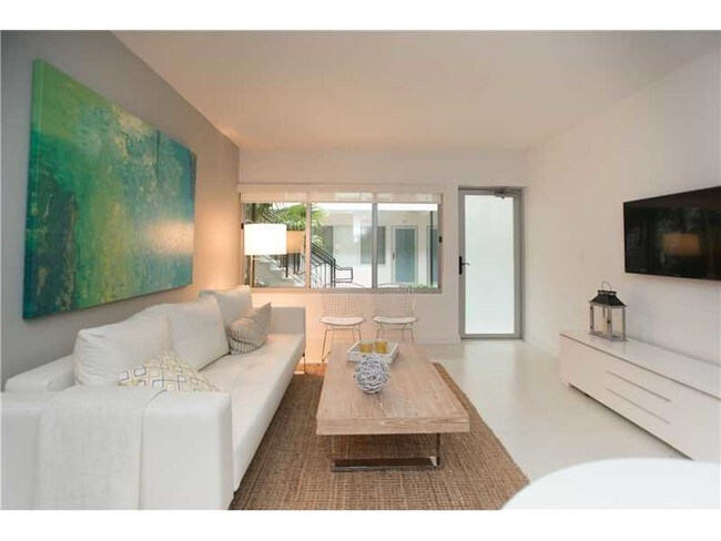 Building Photo - 2130 Park Ave