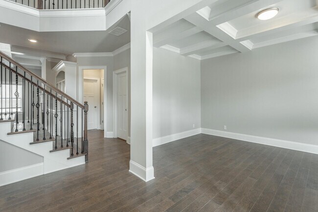 Building Photo - 4582 Wellesley Dr