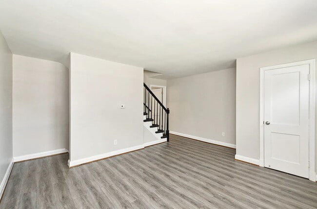 Building Photo - 3 Bedroom OPPORTUNITY AREA