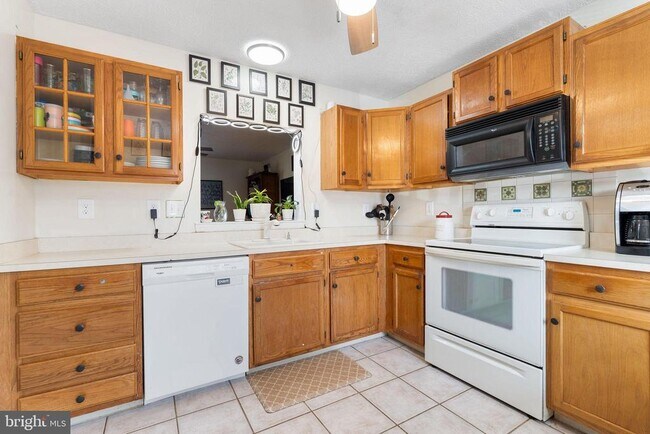 Foto del edificio - 520 Kingdom Ct