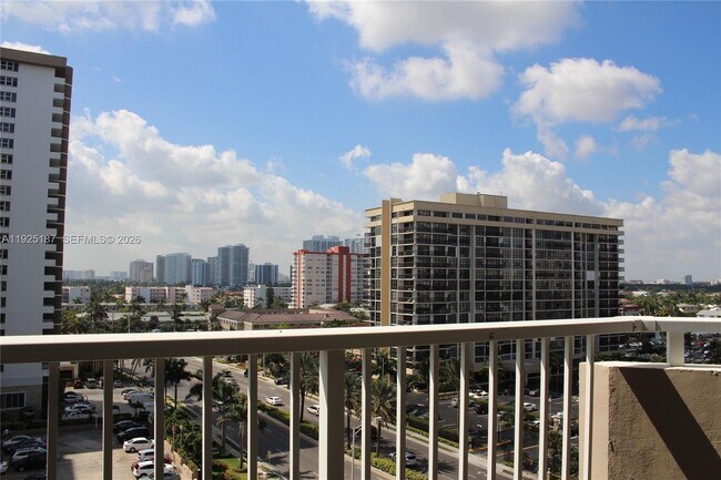 Foto del edificio - 1980 S Ocean Dr