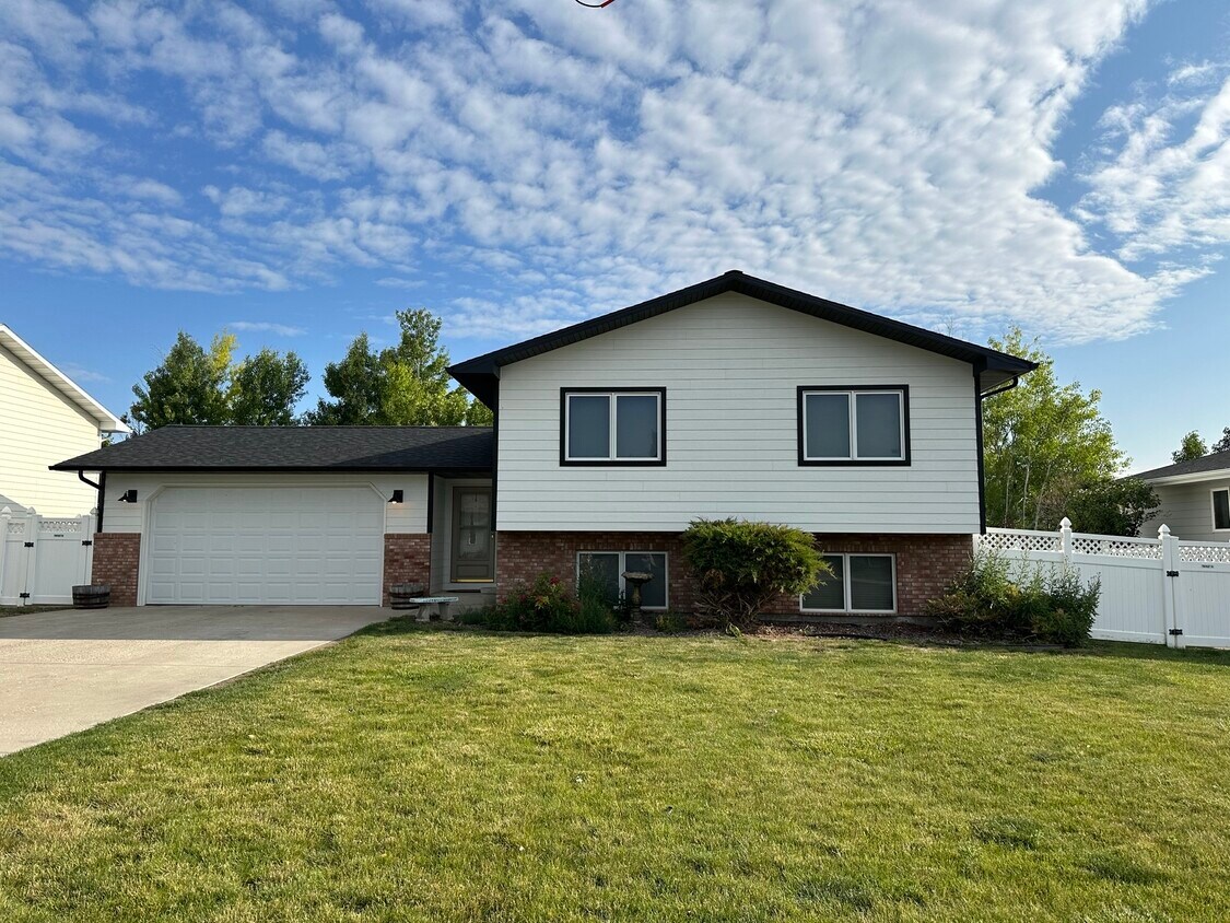 333 33rd Ave NE, Great Falls, MT 59404 House Rental in Great Falls