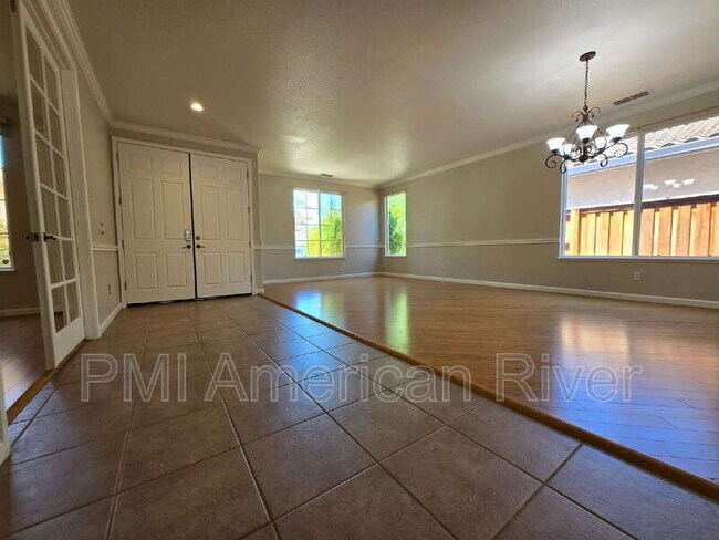 Foto del edificio - 10071 Wyatt Ranch Way