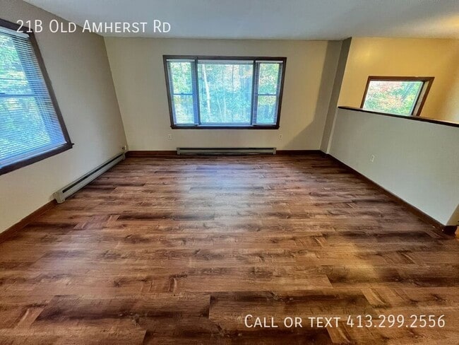 Foto del edificio - 21B Old Amherst Rd-