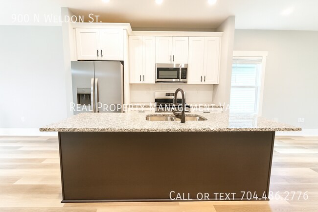 Foto del edificio - 900 N Weldon St