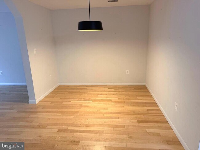 Foto del edificio - 6062 Hollow Hill Ln