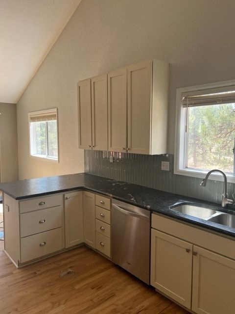 Building Photo - Stunning 6 Bed, 3 Bath Home in the Country!