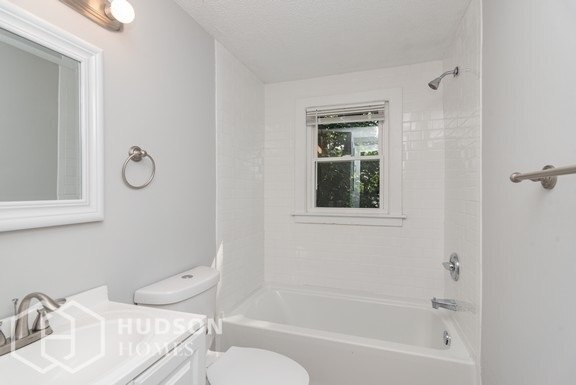 Foto del edificio - NOW AVAILABLE! - 20 OLD STAFFORD ROAD, TOL...