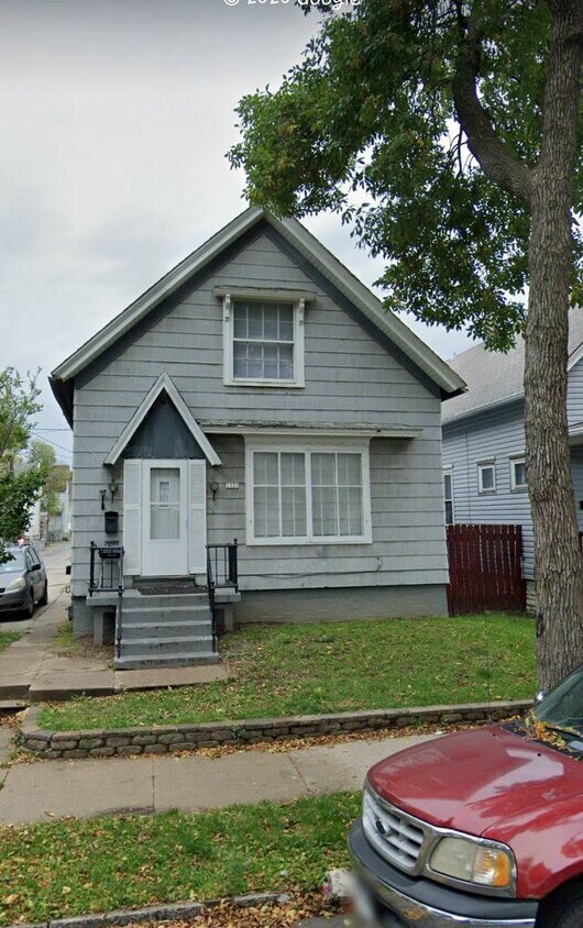 Primary Photo - 1323 S 18th St