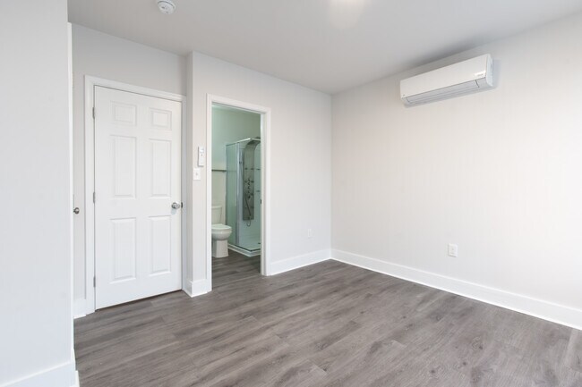 Building Photo - 3319 H St