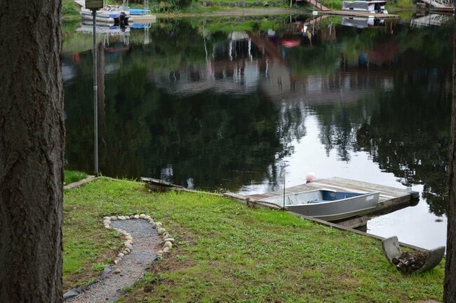 Building Photo - 5307 Rehklau Rd SE