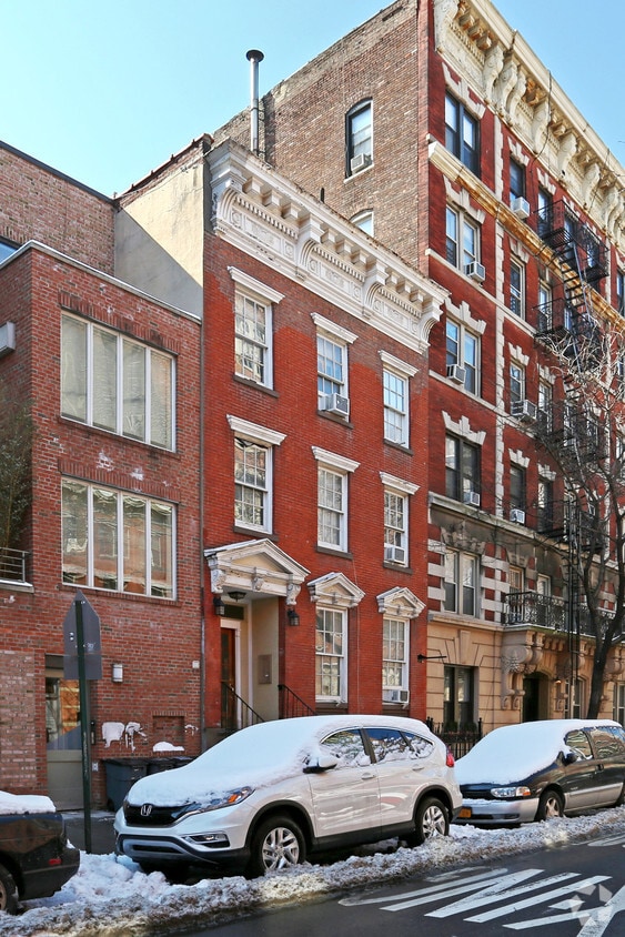 Primary Photo - 310 West Cozy