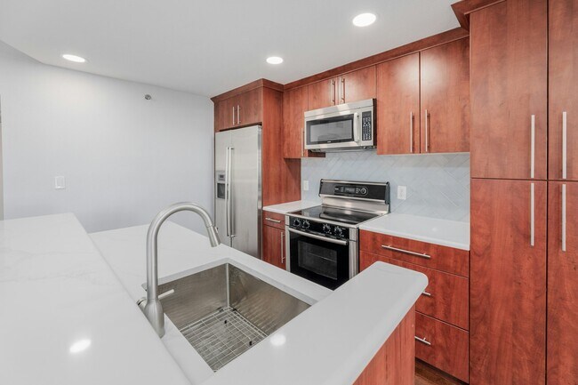 Building Photo - 41 Waller Street, Unit 210