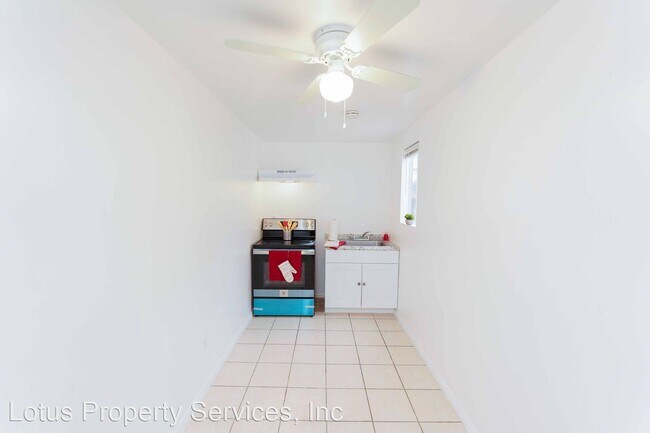 Building Photo - Studio, 1 bath House - 2472 1/2 Oneida St