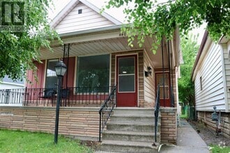 Building Photo - 440 Pierre Ave