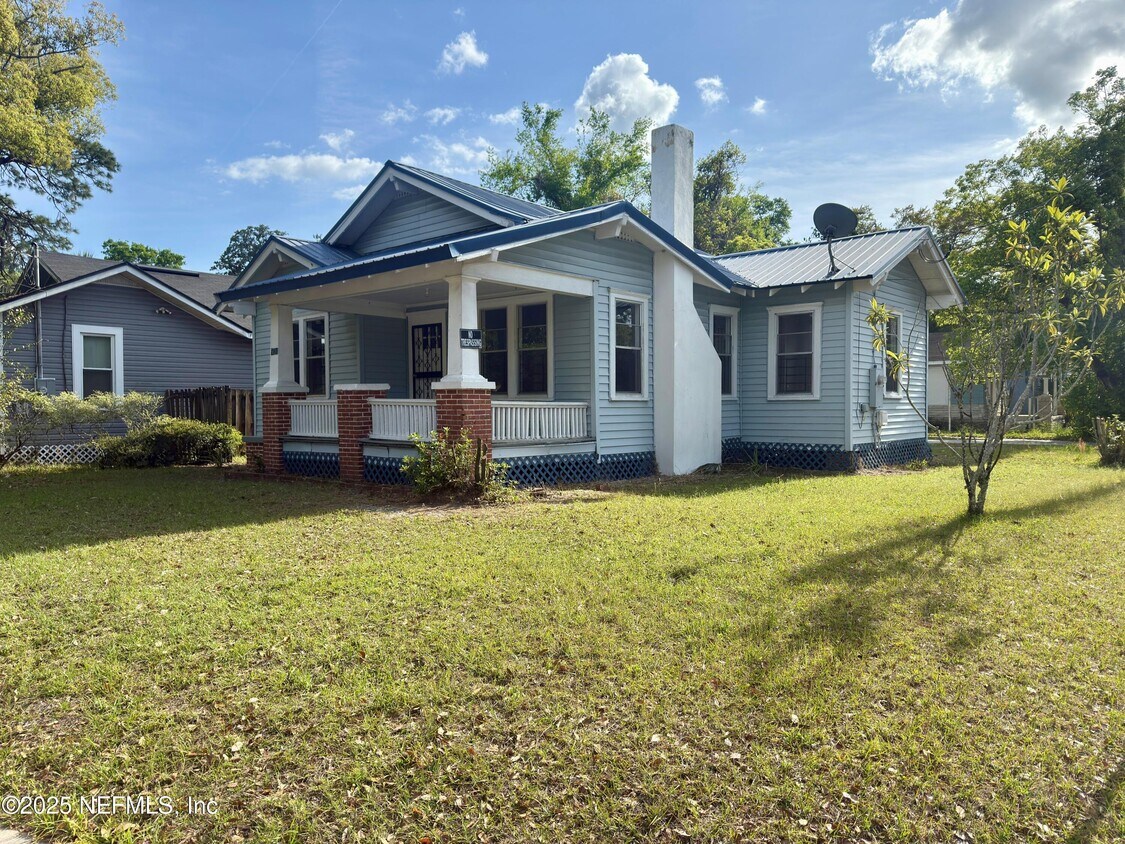 Primary Photo - 6624 Avalon St
