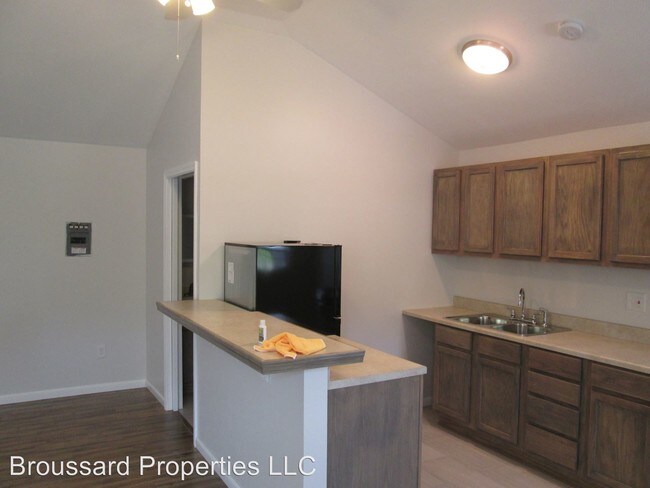 Building Photo - 126 Edwin St