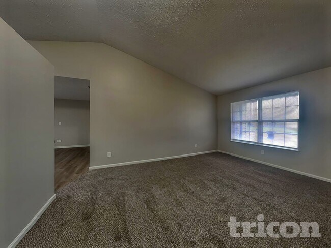 Foto del edificio - 25 Suncrest Dr