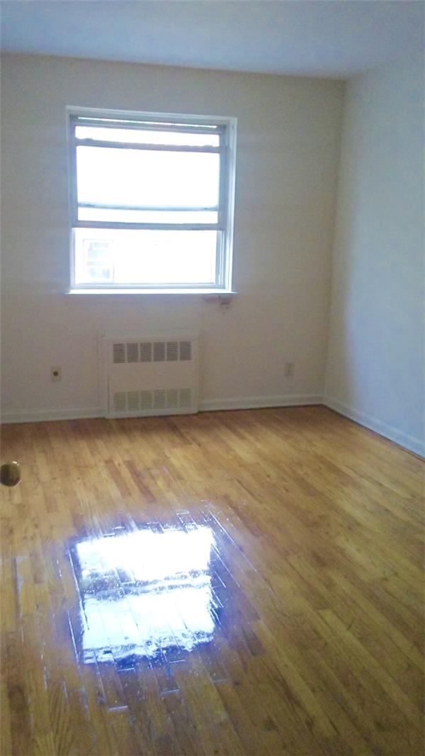 Building Photo - 1085 E 57th St