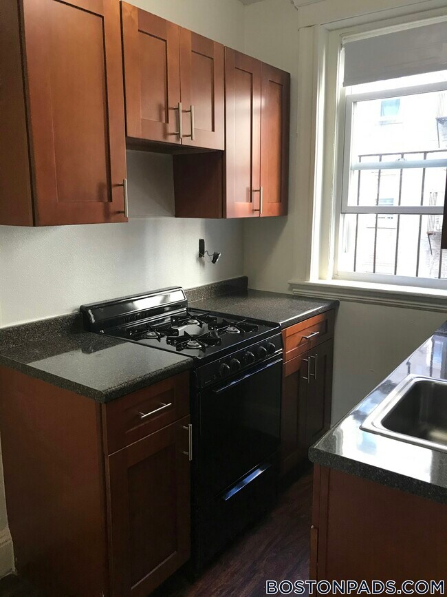 Building Photo - 1175 Boylston St
