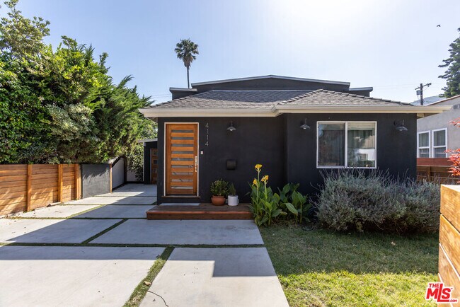 Foto del edificio - 4114 Edenhurst Ave