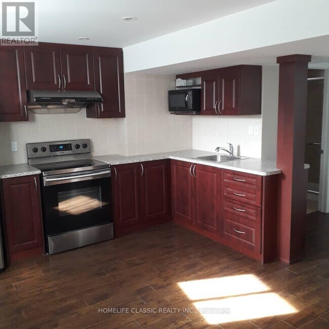 Building Photo - B2-89 ESTRELLA Crescent