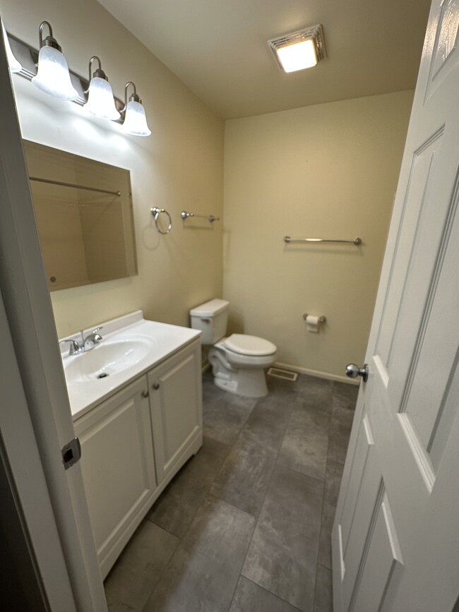 Building Photo - 1106 Woodbury Ln