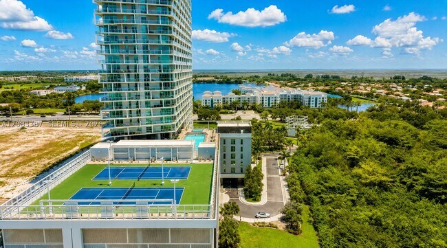 Building Photo - 2000 Metropica Wy