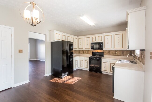 Building Photo - 229 Winthrop Ln