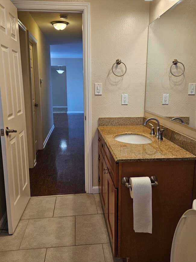 Bathroom - 874 Castlewood Dr