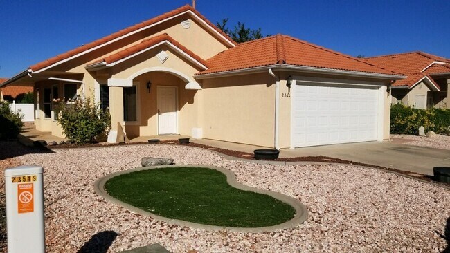 Foto del edificio - Clean, Quiet, and Cozy!  PET FRIENDLY!