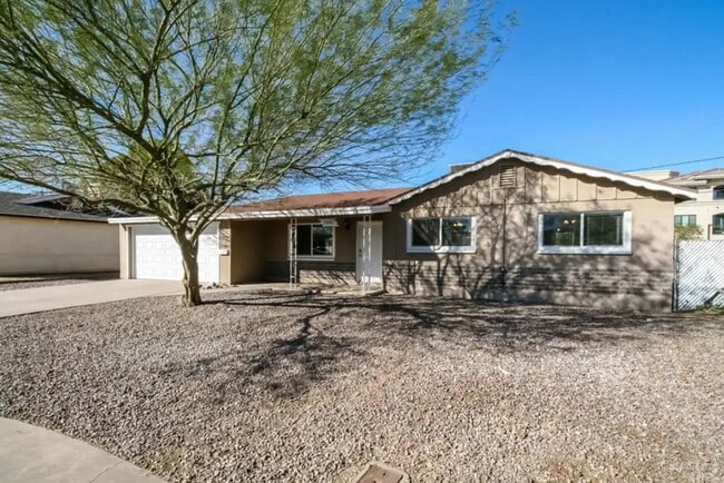 Photo - 7421 E Belleview St House