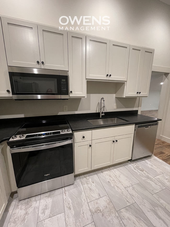 Photo - Upscale Living in Downtown Apartment