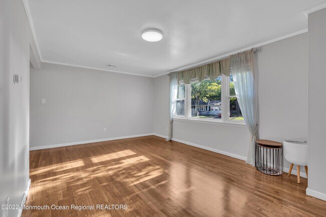Foto del edificio - 912 Harrison Rd