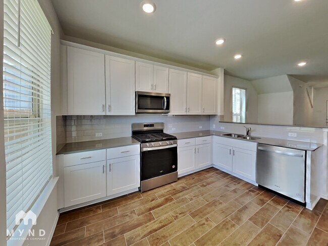 Foto del edificio - 332 Redonda Dr