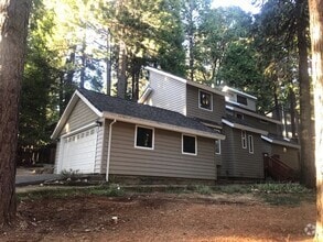 Building Photo - 4434 Lakeridge Dr