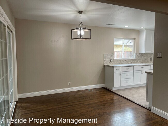 Building Photo - 3 br, 2 bath House - 2047 Leon Dr