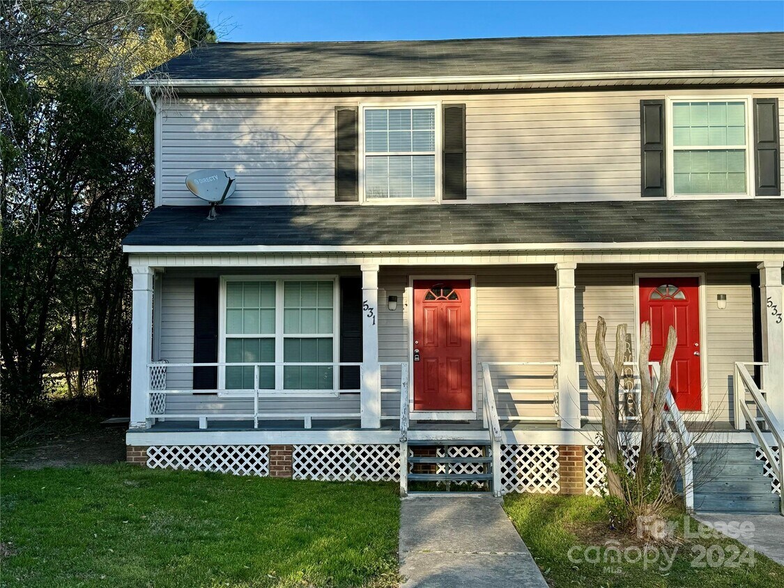 Primary Photo - 531 Park St