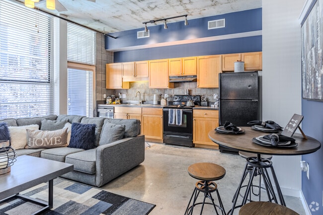 1BR, 1BA - 720SF - 1016 Lofts
