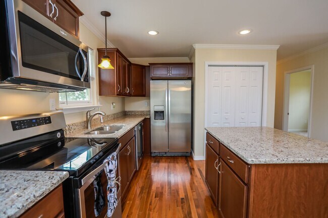 Foto del edificio - 6104 Belrun Ct