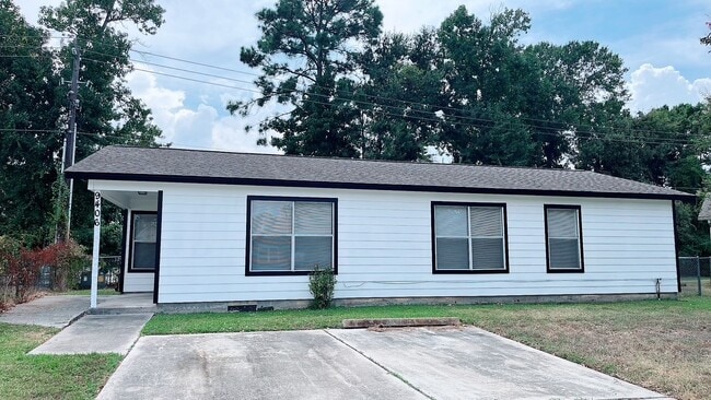 Building Photo - 9406 Alcala