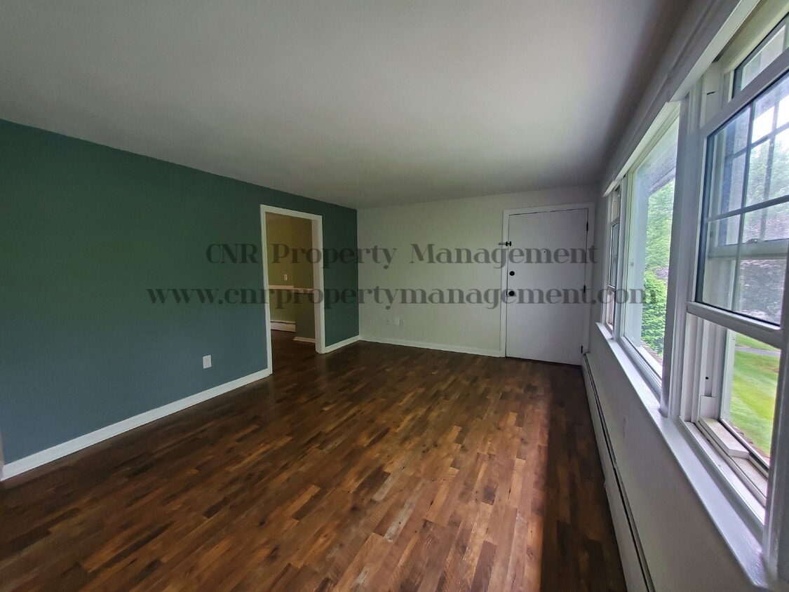 Primary Photo - 8 Myles Standish Dr