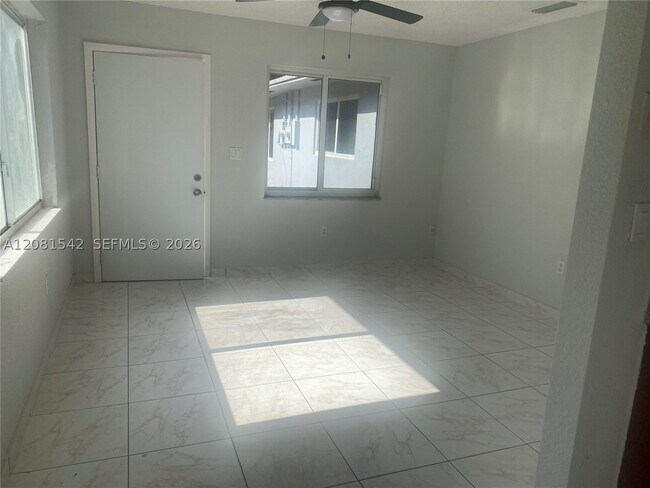 Building Photo - 412 NW 33rd St