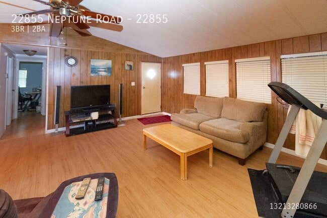 Foto del edificio - 22855 Neptune Rd