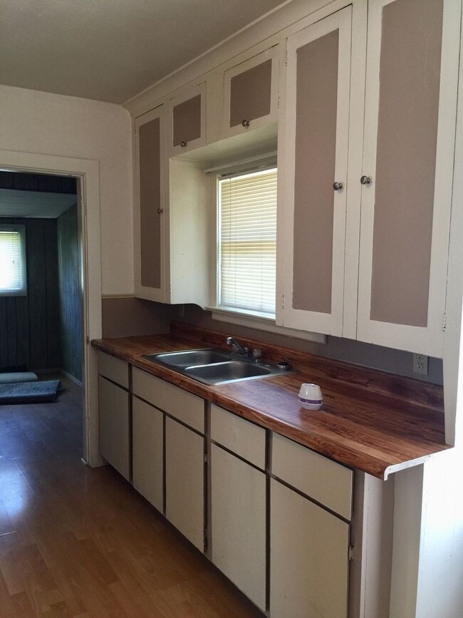 Building Photo - 312 Union Street