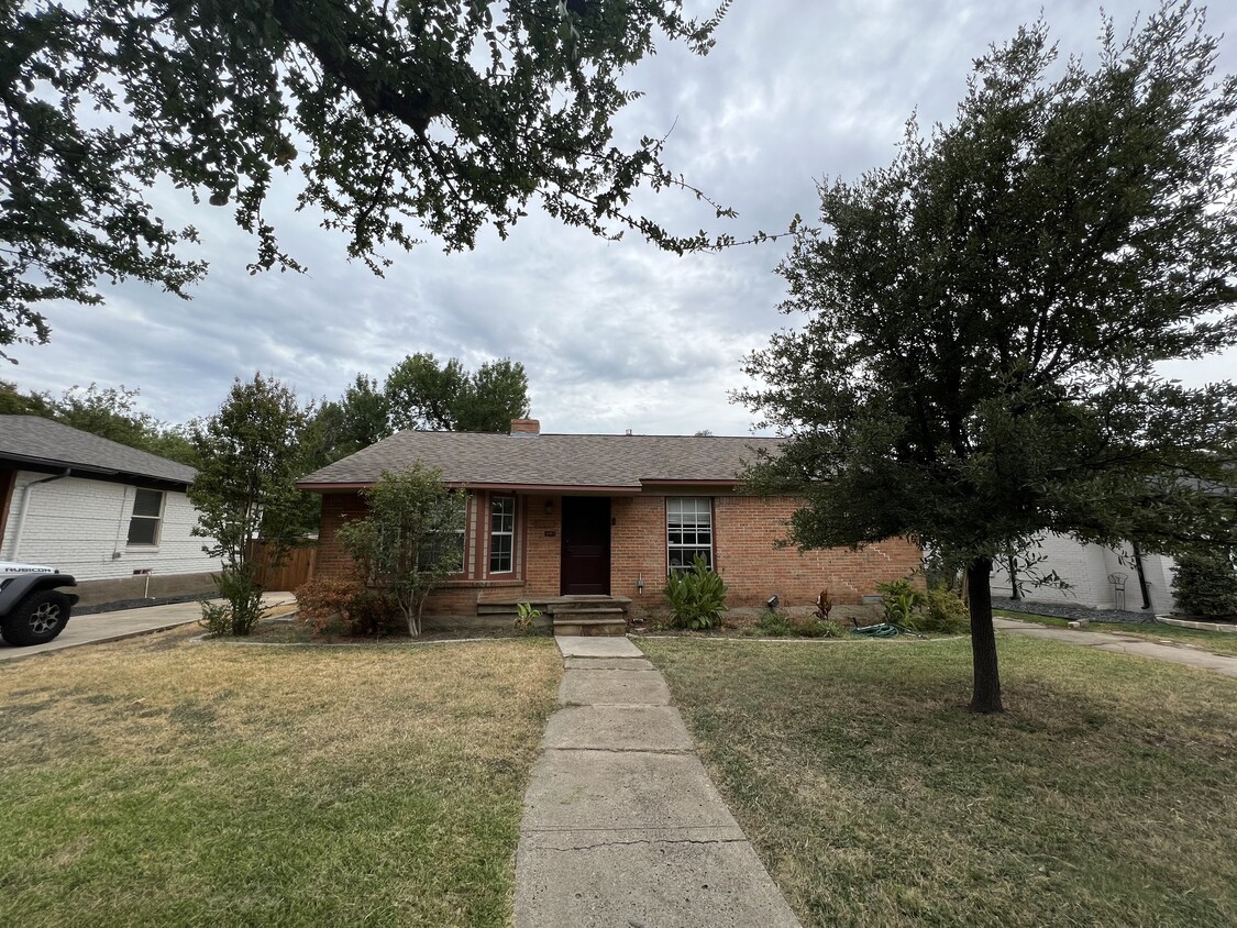 Primary Photo - 3718 Seguin Dr