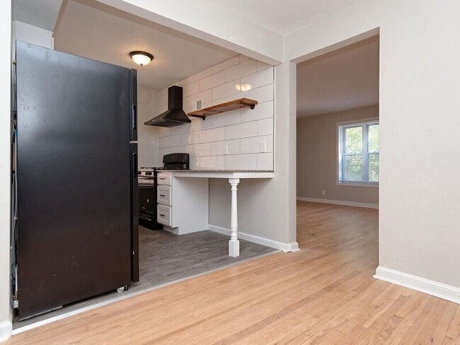 Building Photo - 6953 Chippewa St